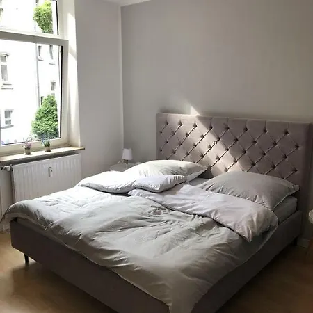 3,5-zimmer Mit Balkon Und Zwei Stellplatze Apartment Stuttgart