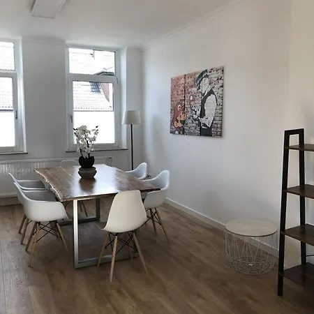 3,5-zimmer Mit Balkon Und Zwei Stellplatze * Stuttgart