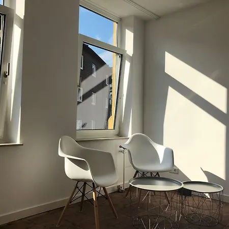 3,5-zimmer Mit Balkon Und Zwei Stellplatze * Stuttgart