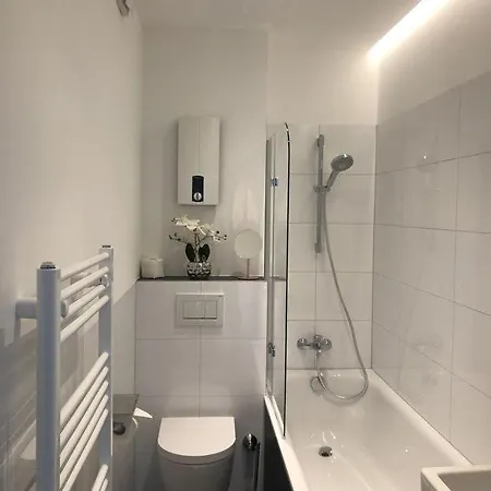 Lägenhet 3,5-zimmer Mit Balkon Und Zwei Stellplatze *
